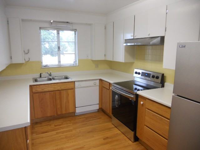 420 Carlile Ave - Photo 2 of 9