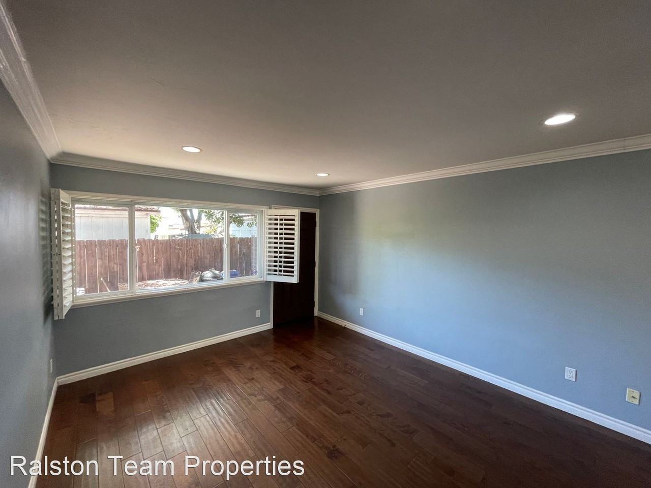 4618 1/2 30th St - Photo 2 of 12