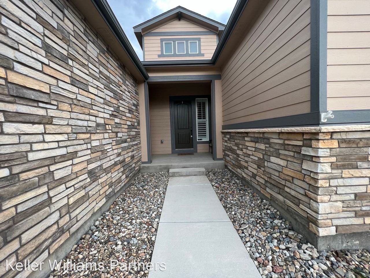 17519 Lake Side Dr - Photo 3 of 31