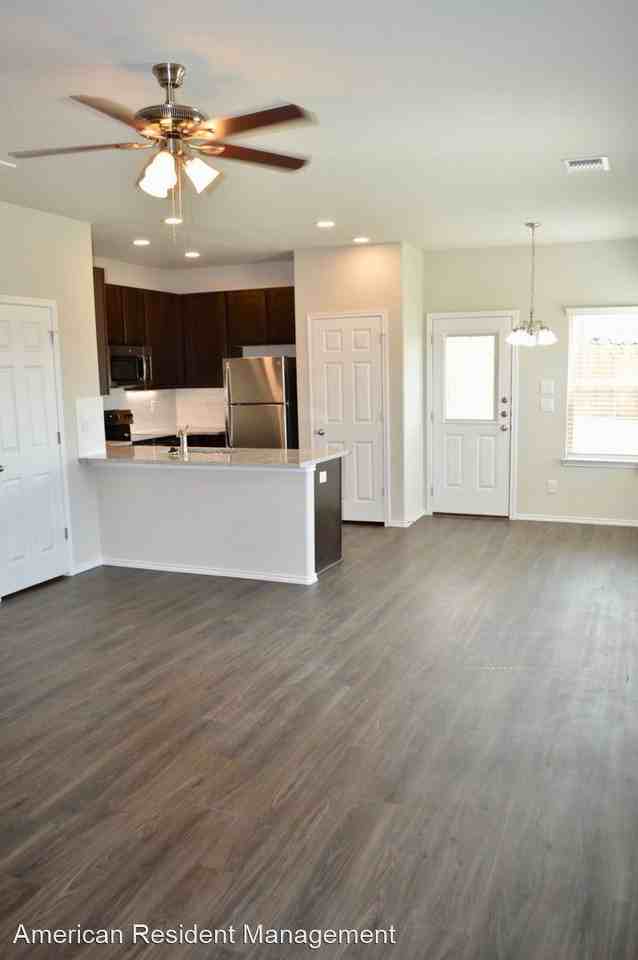 9102 Canyon Bend - Photo 3 of 21