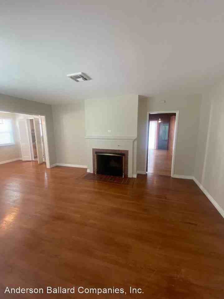 626 N Sparks St - Photo 3 of 20