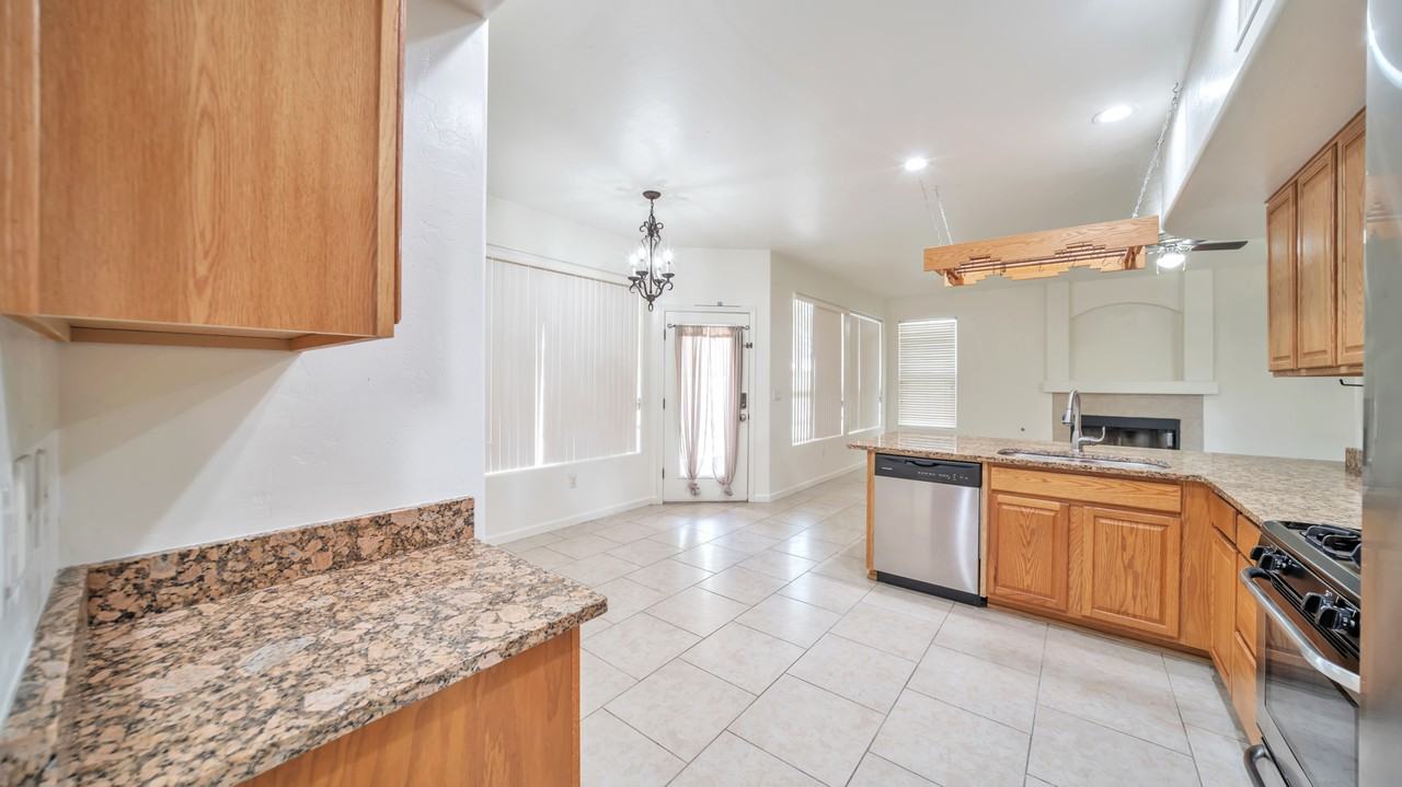15400 S Camino Agua Azul - Photo 7 of 25