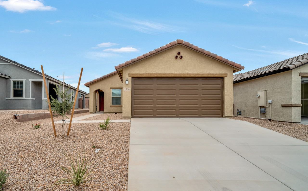 7936 S Golden Bell Dr - Photo 2 of 27