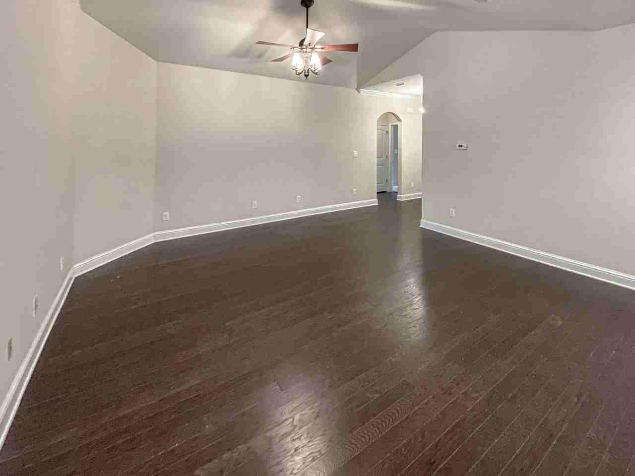 10686 Dunmore Dr - Photo 3 of 23