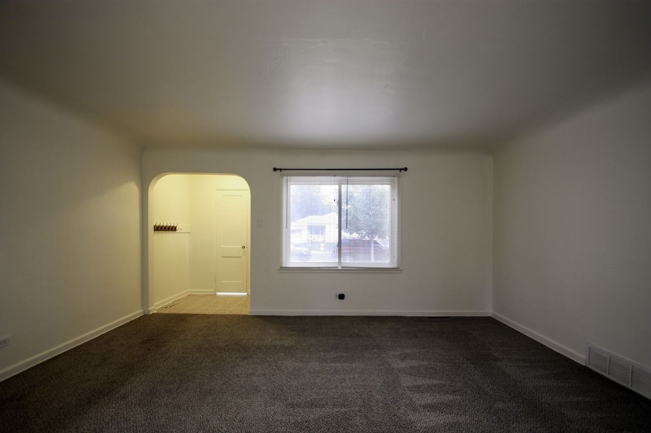 1125 Emporia St - Photo 3 of 13
