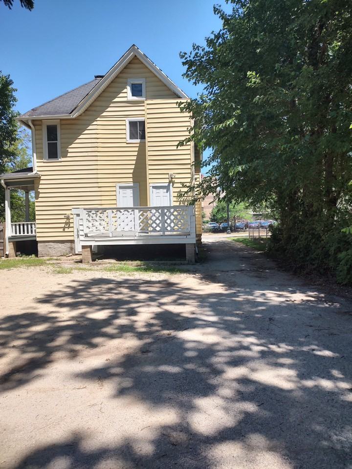 1341 Charles St, Rockford, IL 61104 5 unit Rentals Zumper