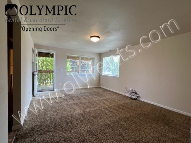 306 F St Sw - Photo 2 of 5