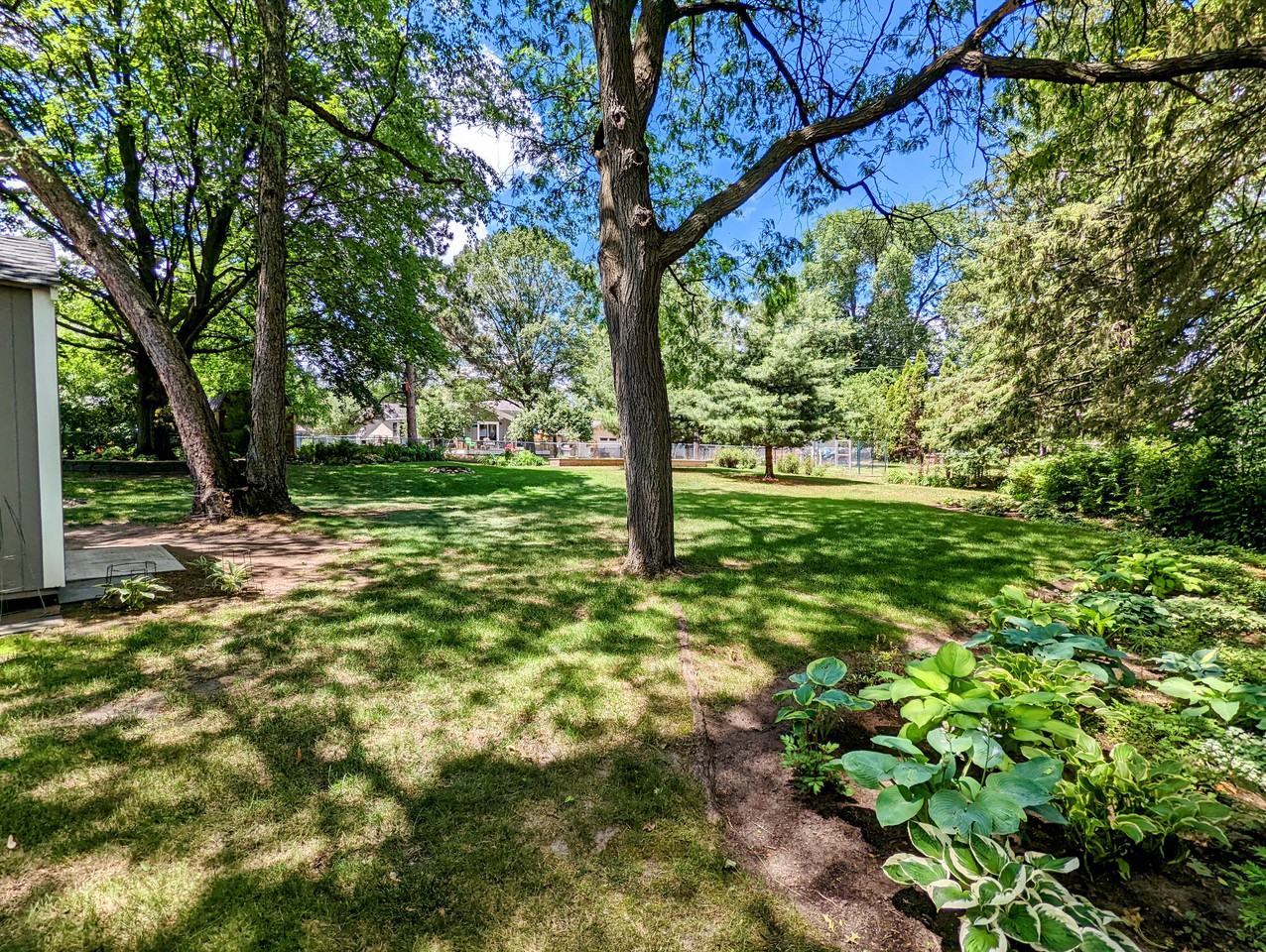 2553 Crestline Dr - Photo 3 of 21