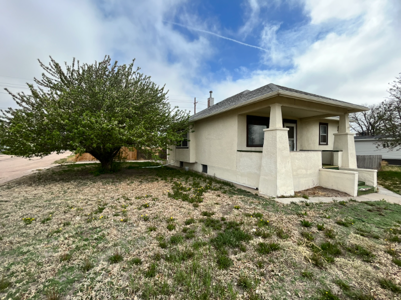 1640 Grant St - Photo 3 of 17