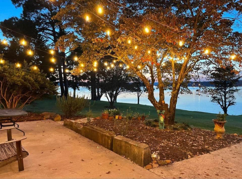 219 Edgewater Dr - Photo 2 of 19