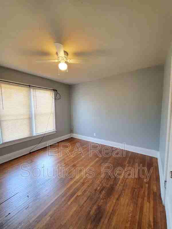 29 S Terrace Ave - Photo 3 of 11