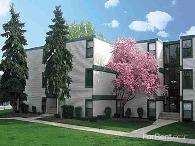 Woodbury Place Apartments - Photo 2 of 21