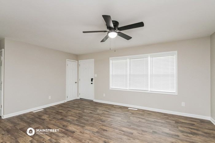107 Alexander St - Photo 3 of 16