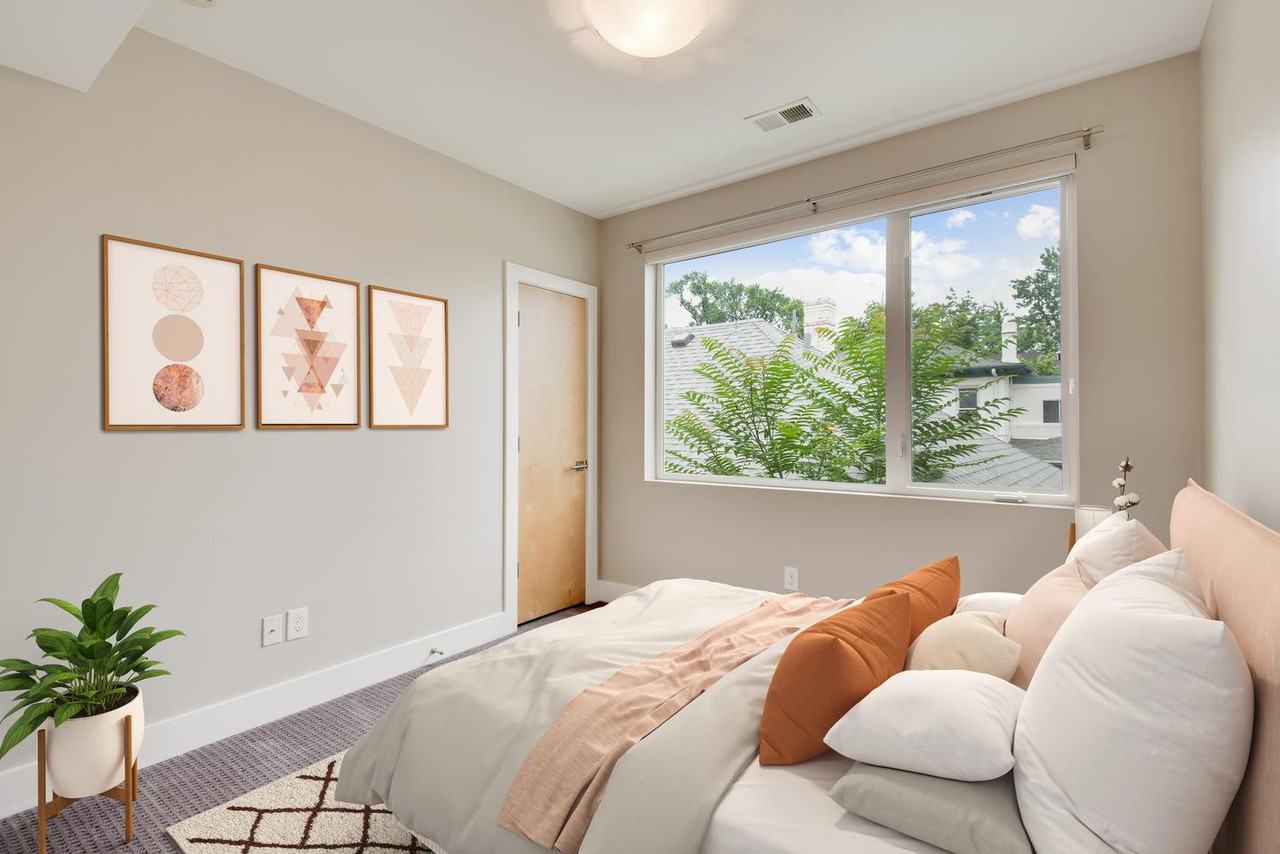 Contemporary West Highland home with great rooftop deck - Photo 6 of 24