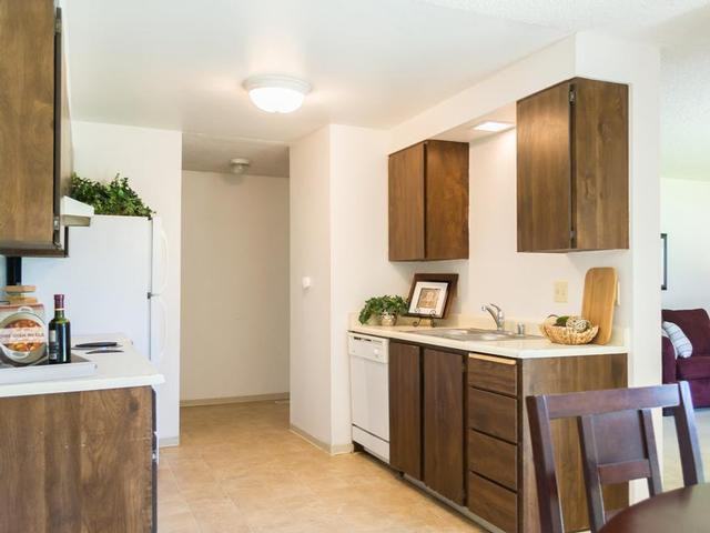 4302 West Hood Avenue - Photo 4 of 11