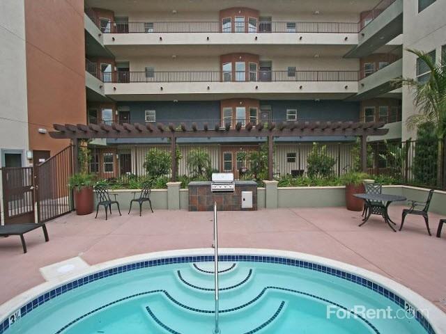 IMT Valley Village - Photo 2 of 16