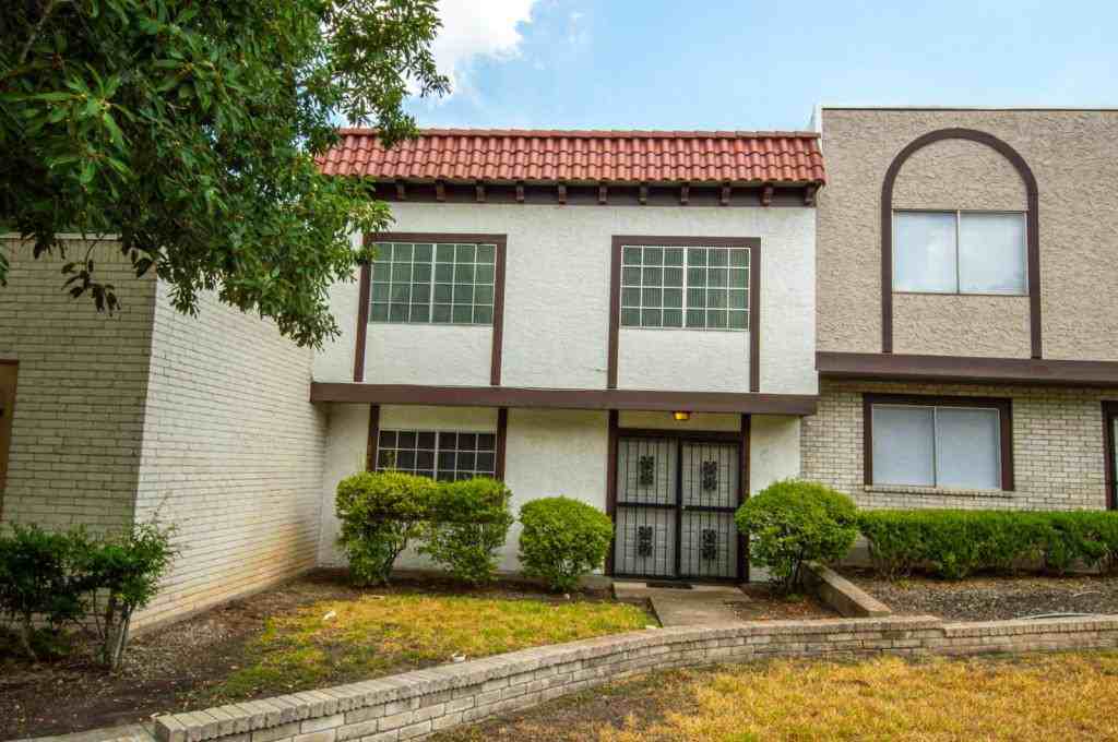 10879 Crown Vw - Photo 2 of 50