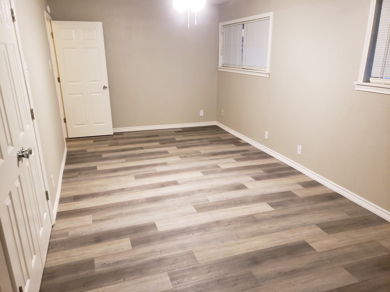 2016 S 11th St - Photo 2 of 9