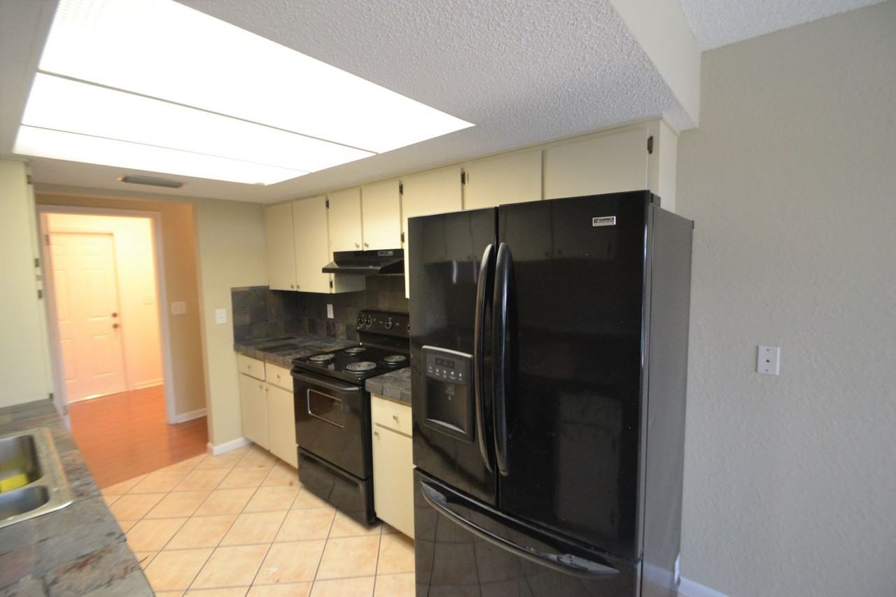 8836 Napa Loop - Photo 3 of 13