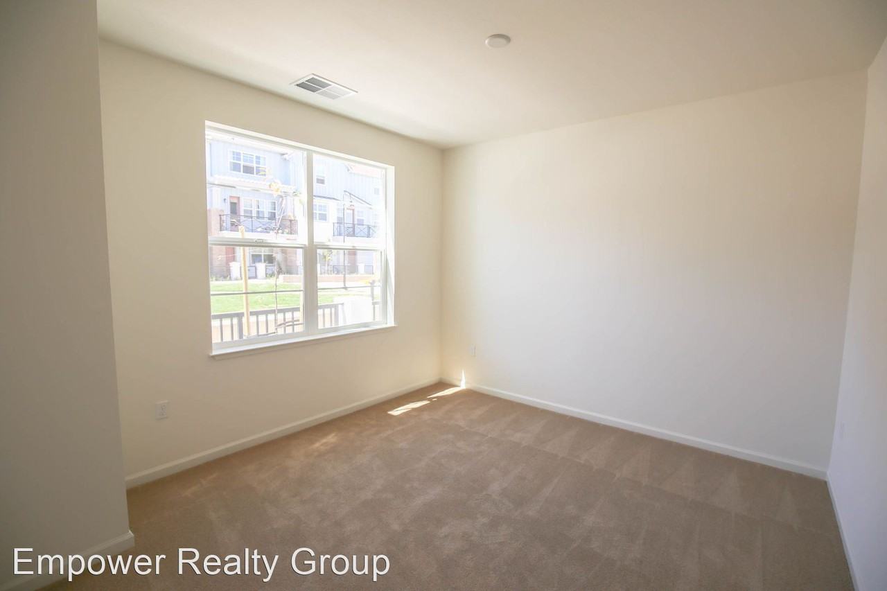 4067 Dobbins Loop - Photo 3 of 29