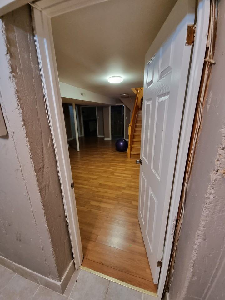 175 Stephenson Crescent - Photo 2 of 7