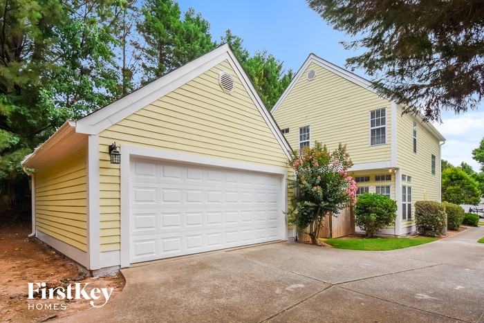 302 Pinehurst Way - Photo 2 of 15