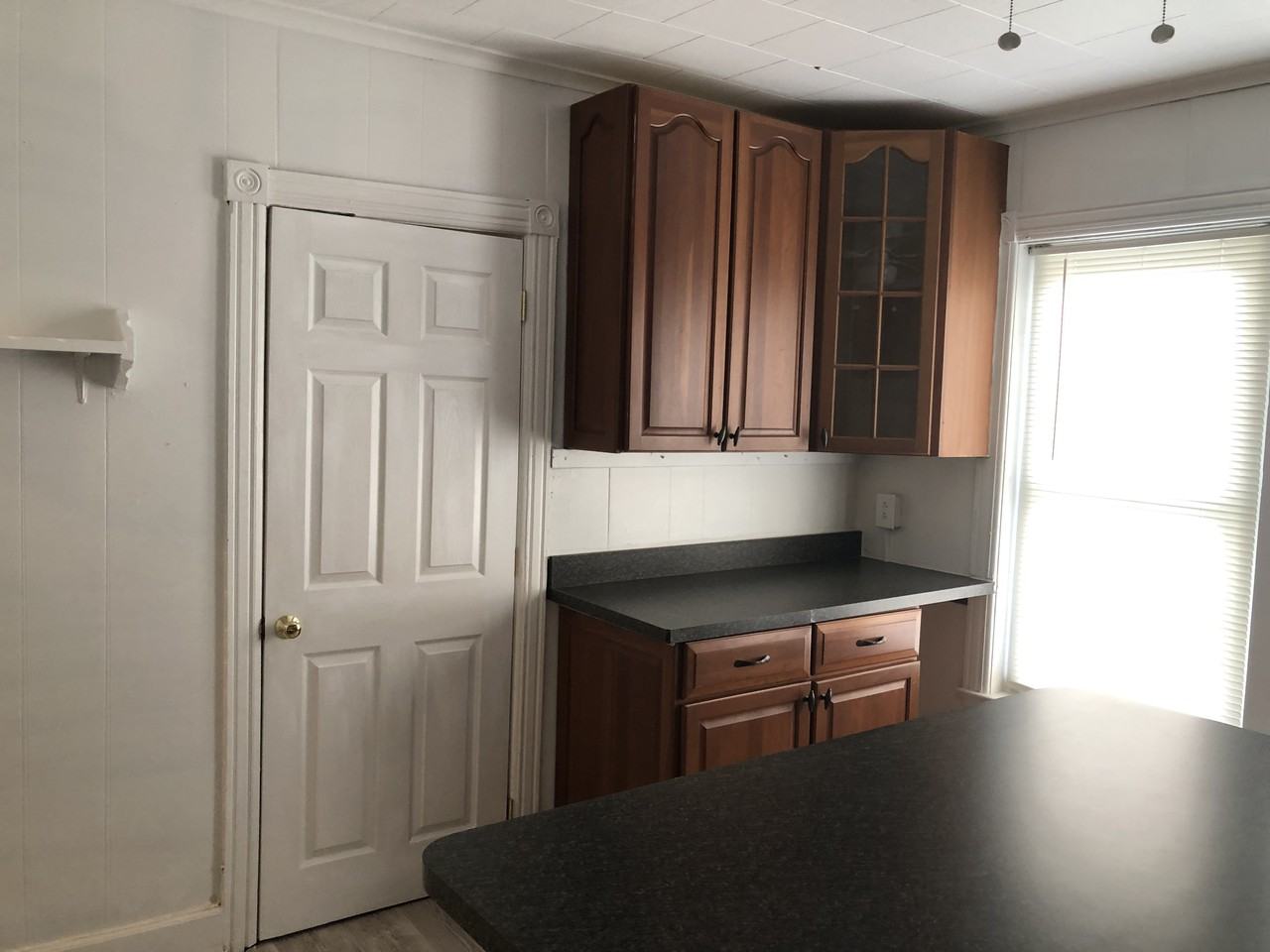 410 Jefferson Avenue - Photo 5 of 7