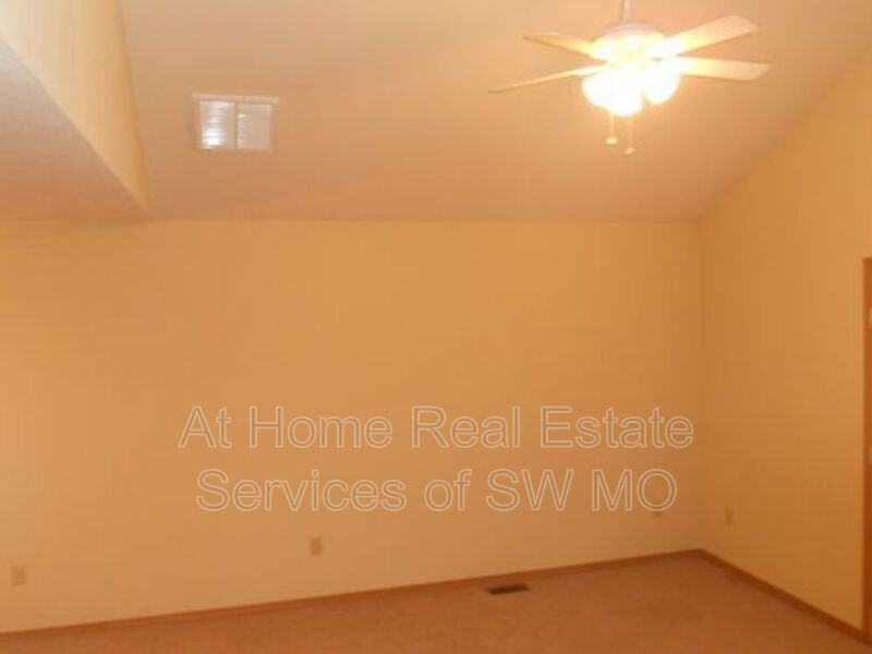 1238 N Westwood Ave - Photo 6 of 17