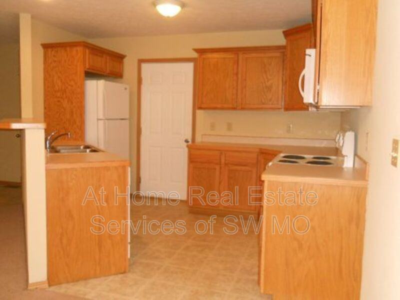 1238 N Westwood Ave - Photo 7 of 17