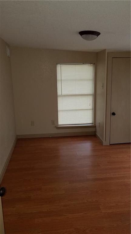 756 N Barton St - Photo 3 of 13