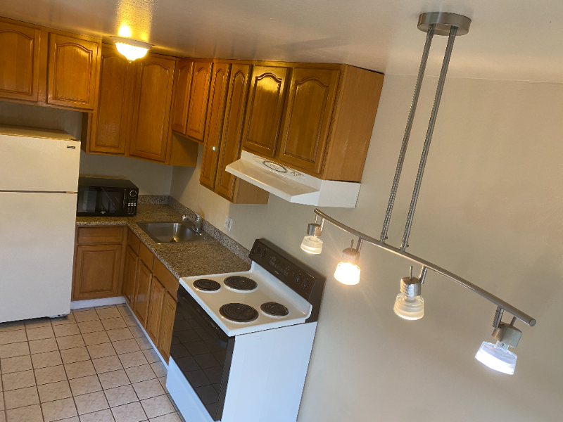 1180 University Ave #5 - Photo 5 of 10