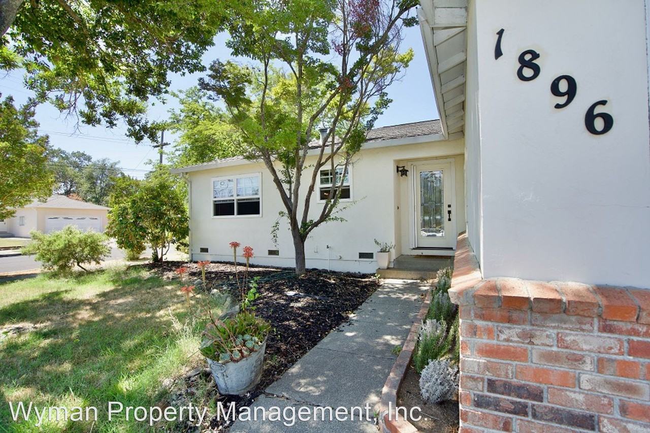 1896 Larkspur St - Photo 3 of 30