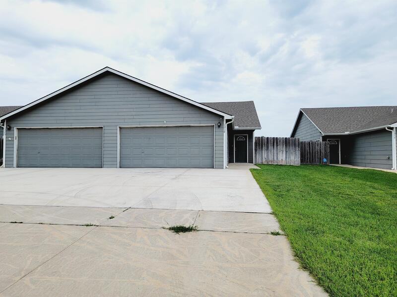 1318 N Curtis Ct - Photo 2 of 22