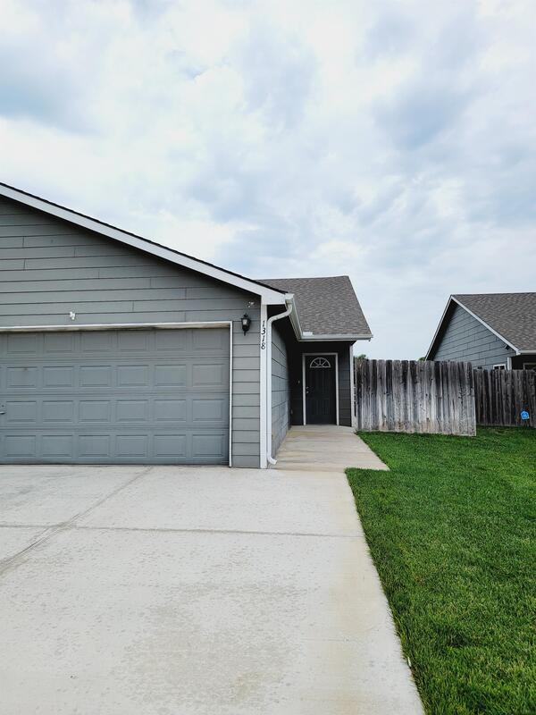 1318 N Curtis Ct - Photo 3 of 22