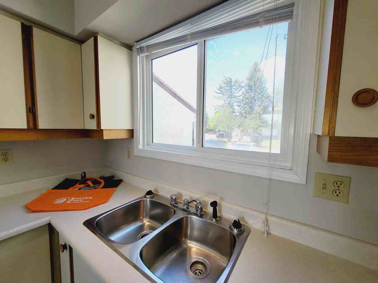 17409 95 St Nw - Photo 2 of 34