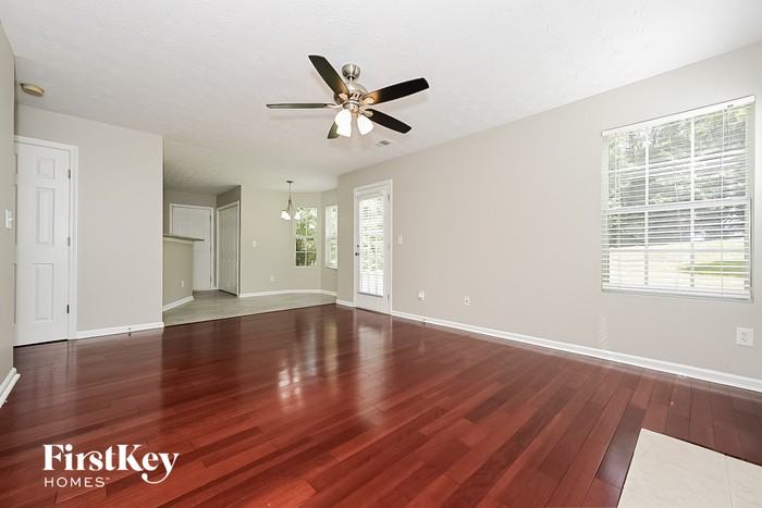 132 Jaley Pkwy - Photo 3 of 15