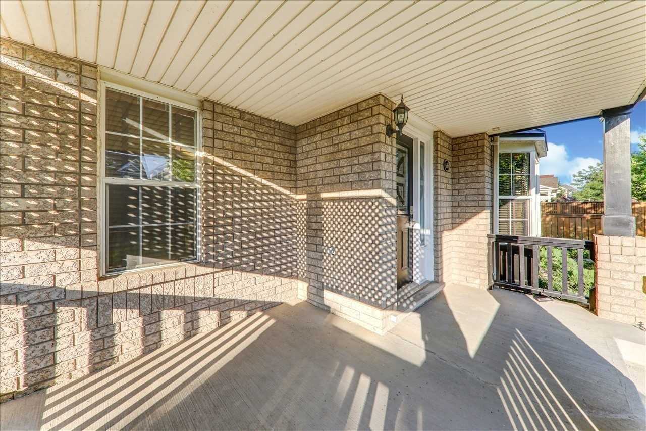 635 Marley Crescent - Photo 3 of 24