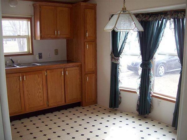 320 N 1st St - Photo 3 of 12