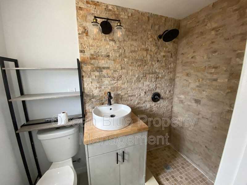 4133 3rd Ave N #B - Photo 3 of 6