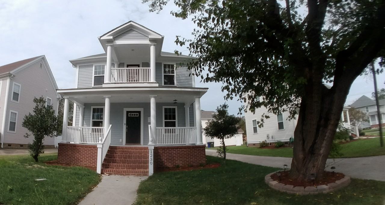 1230 Booth St #1 - Photo 5 of 25