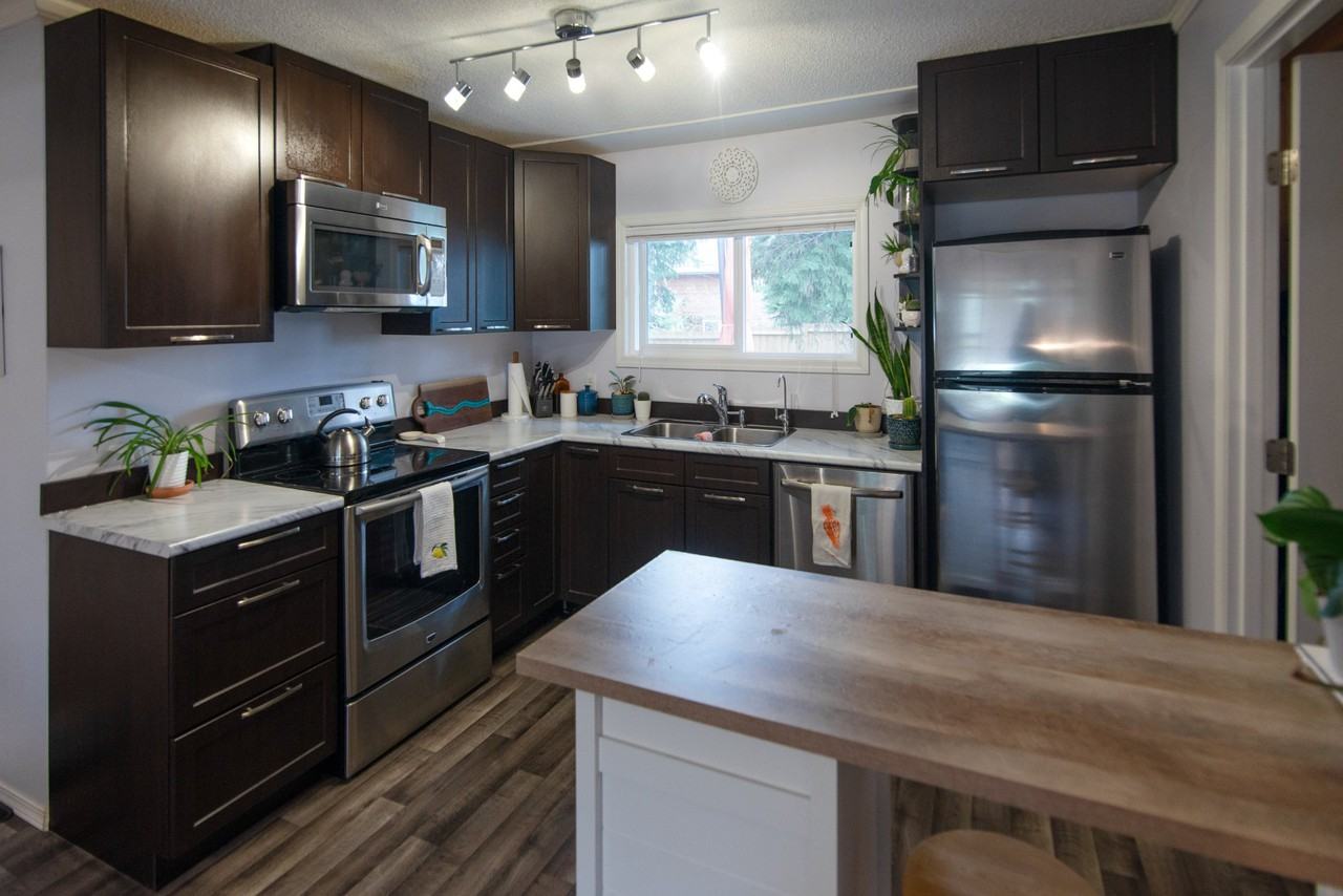 108 23 St #1 - Photo 2 of 20