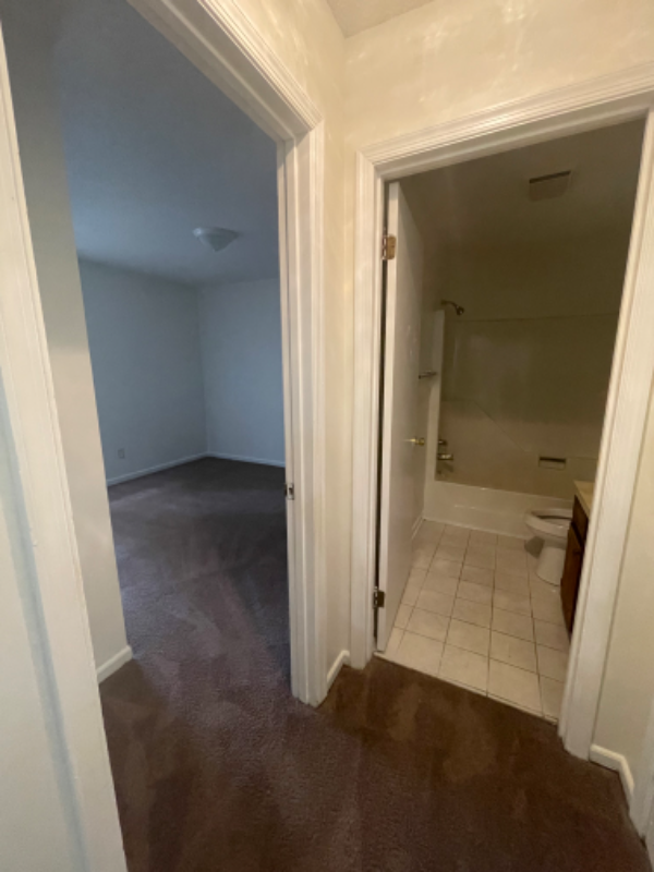 2000 Swaim Ridge Cir #D - Photo 4 of 6