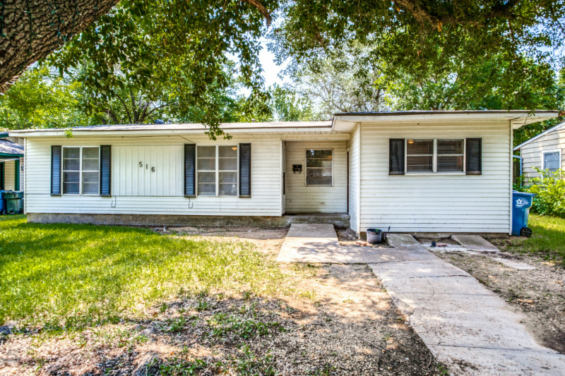 516 Highland Dr - Photo 2 of 25