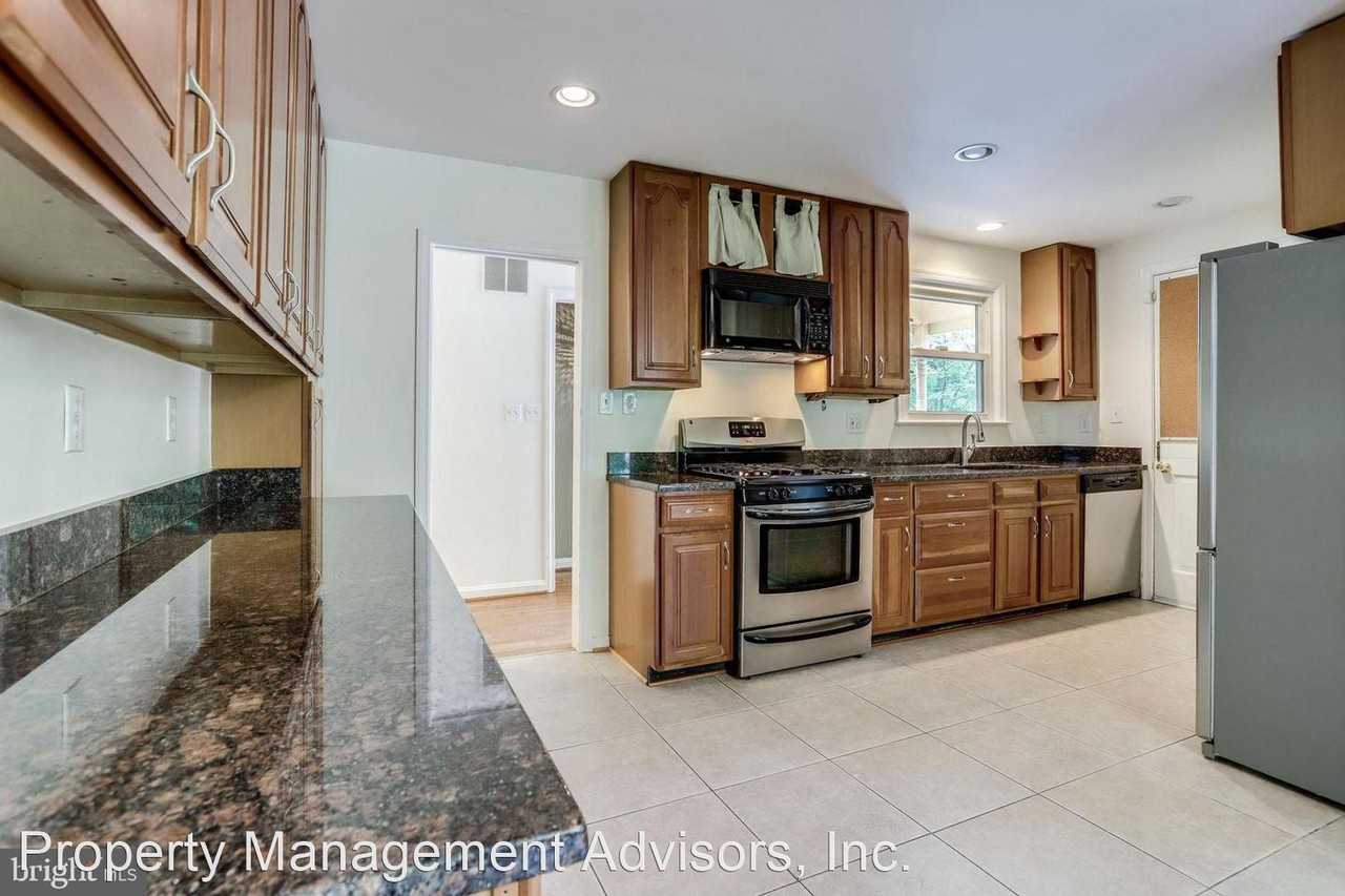 5225 Old Dominion Dr - Photo 2 of 24