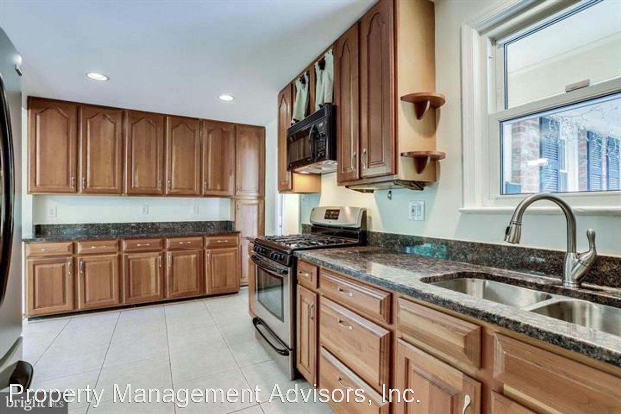 5225 Old Dominion Dr - Photo 3 of 24