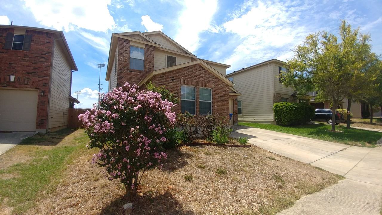 13711 Pebble Rnch - Photo 2 of 18