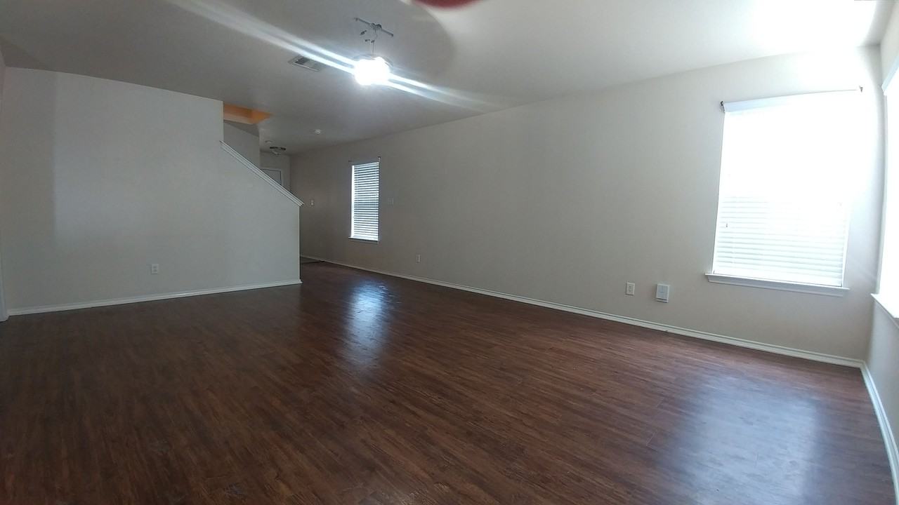 13711 Pebble Rnch - Photo 3 of 18