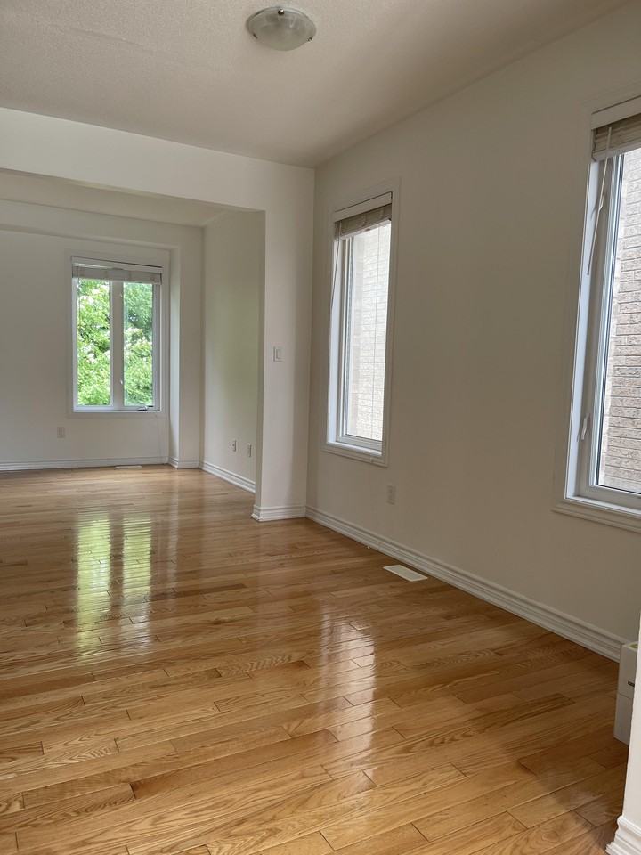 2164 Dawson Cres - Photo 3 of 9