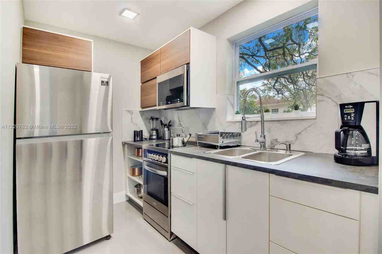 5530 Nw 5th Ave #1 - Photo 2 of 8