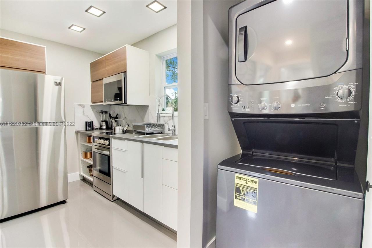 5530 Nw 5th Ave #1 - Photo 3 of 8